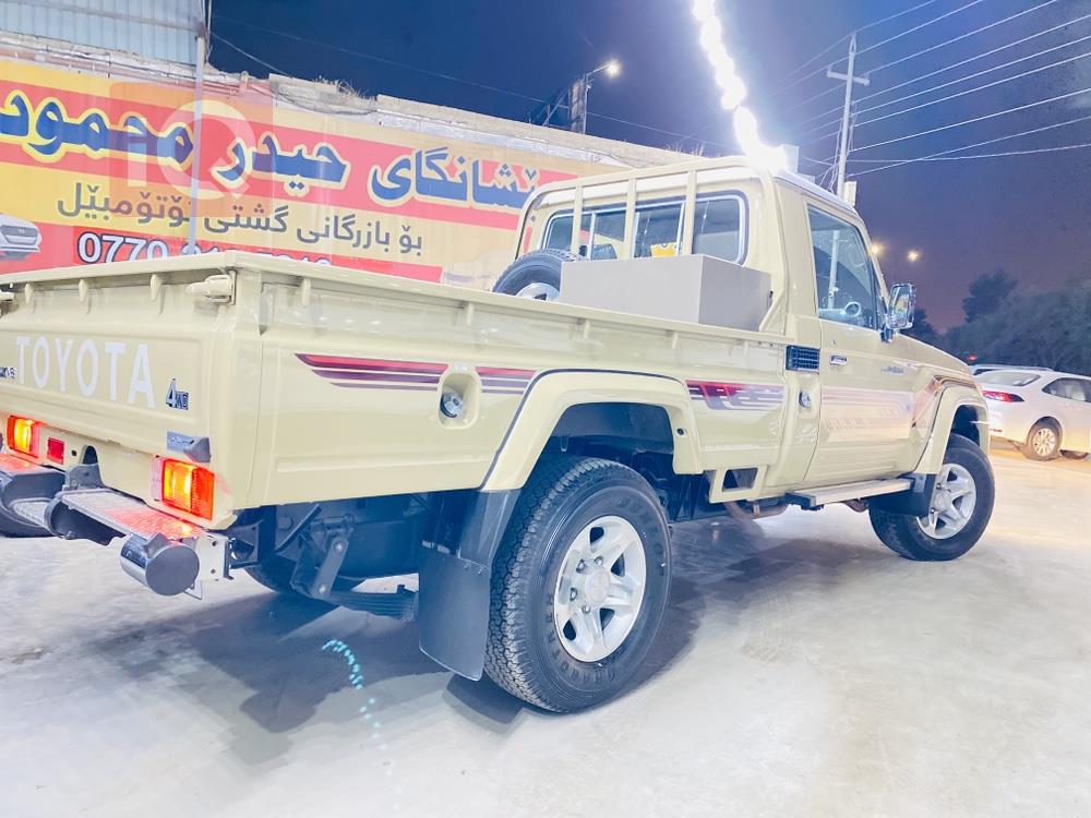 Toyota Land Cruiser 70 Pickup